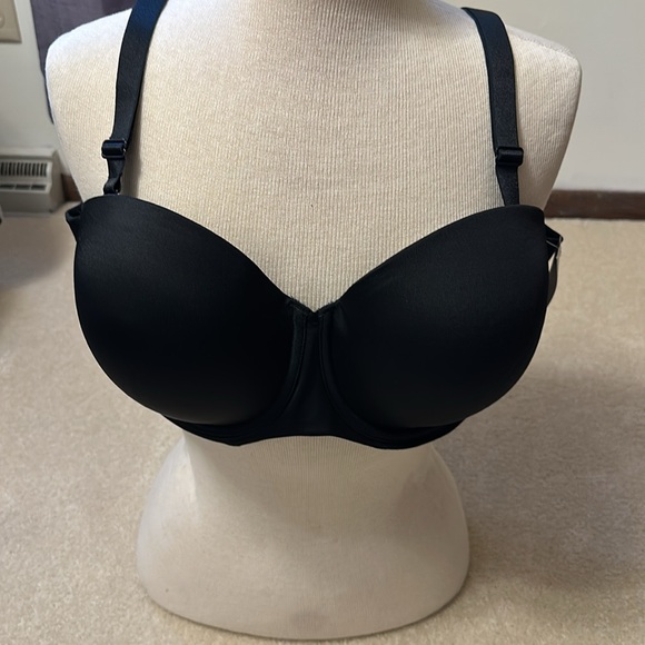 Pretty Cacique black Bra size 46C 5 hook closure multi- way strapless un… - Picture 1 of 8